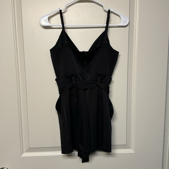 NWT small black shorts romper. size small - Picture 3 of 4